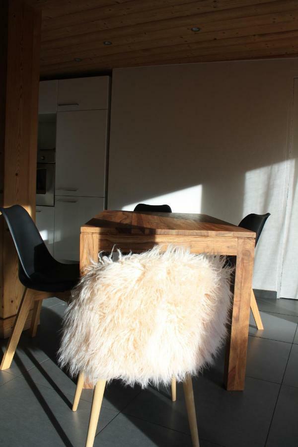 Le 995 Apartment *
